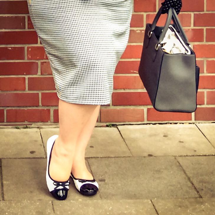 misskittenheel vintage plussize dolly dotty u30 blackandwhite secretary 02