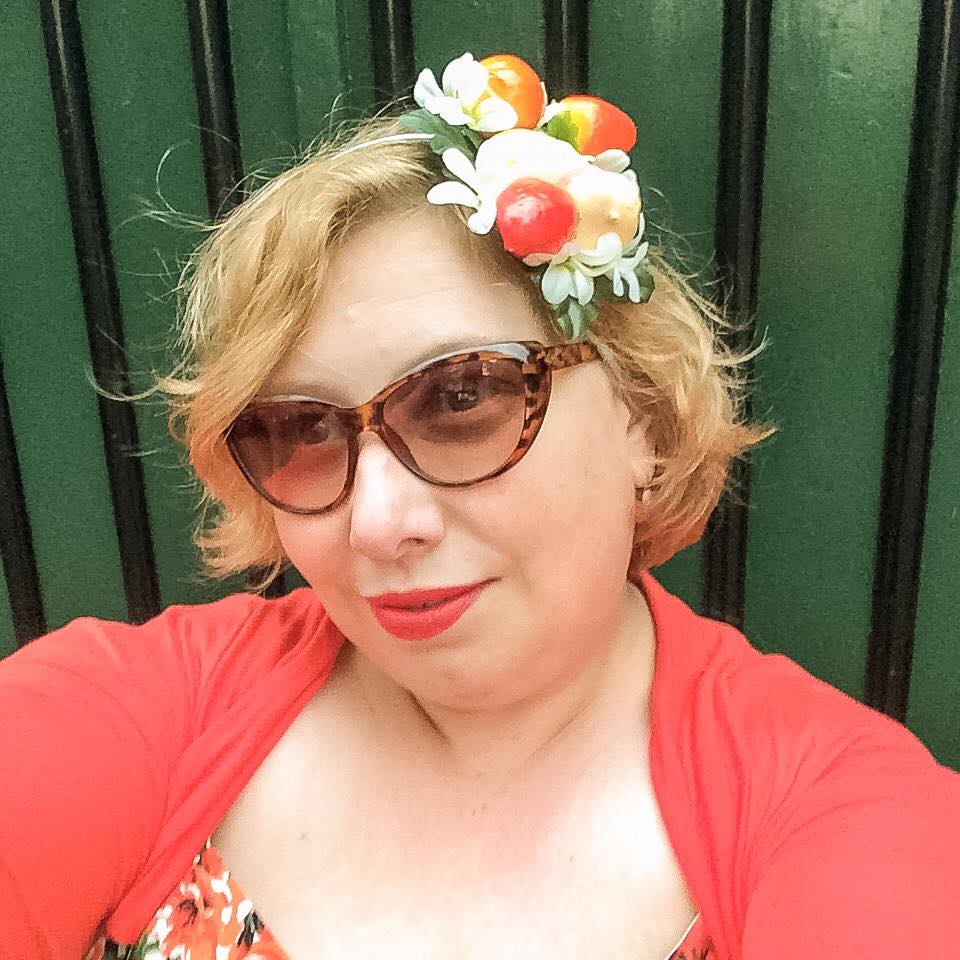misskittenheel vintage plussize pinup modejahr2016 sommerfarben fascinator fruit 07