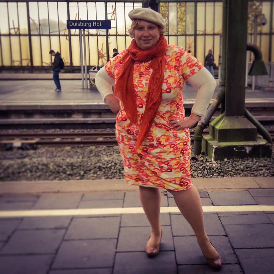 misskittenheel-vintage-plussize-beth-ditto-lola-lipstick-plussizefashiondays-hamburg-08