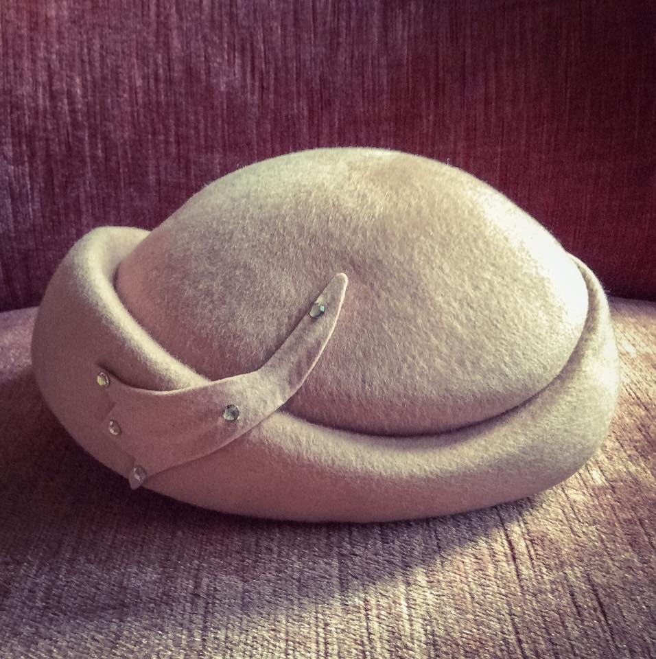 misskittenheel-vintage-plussize-vintage-fraeuleinanders-pink-felt-cocktail-hat-1950s-50s-03