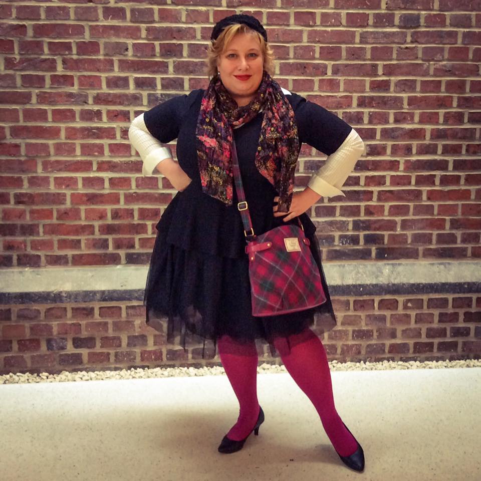 misskittenheel-vintage-plussize-tulle-skirt-ballerina-black-swan-peplumtop-pink-04