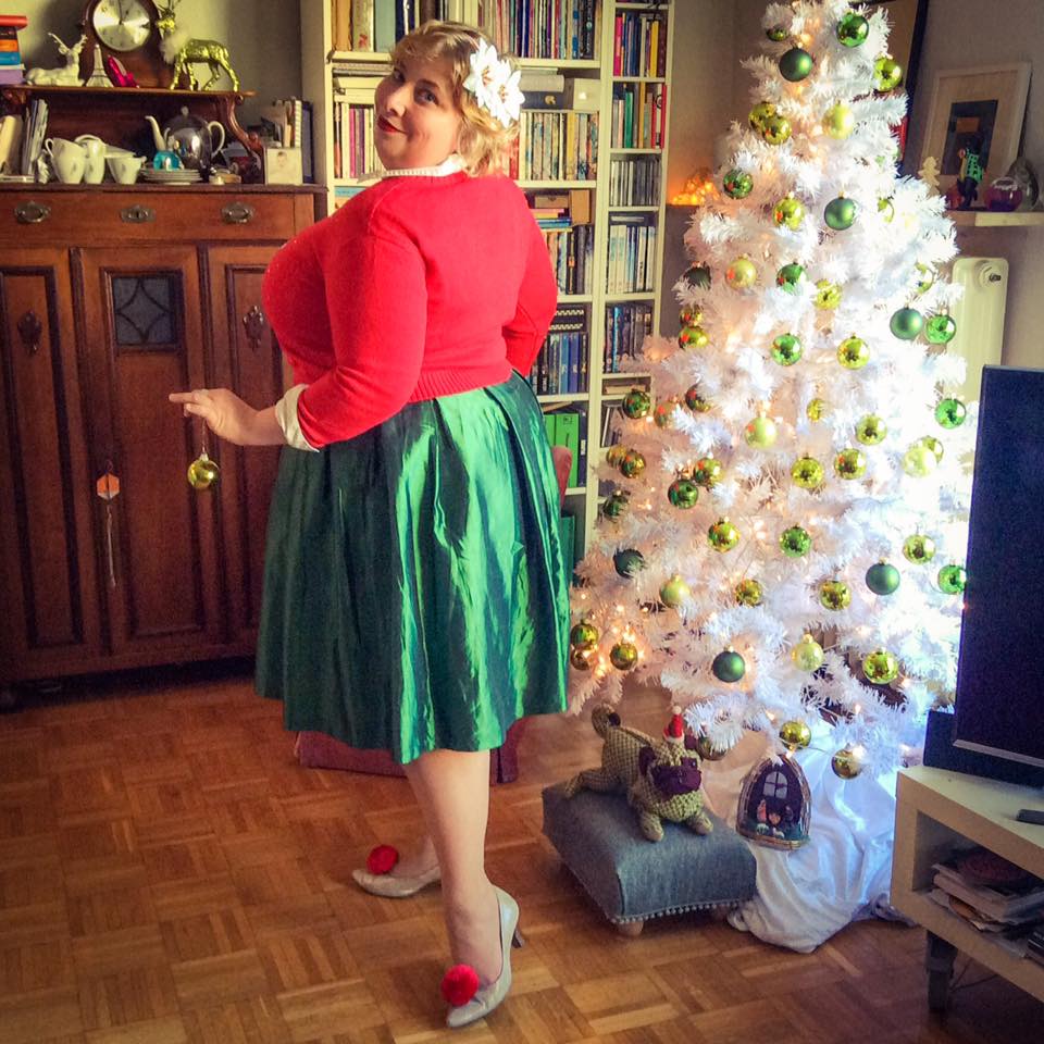 misskittenheel-vintage-plussize-curvy-christmas-ugly-sweater-lindybop-2016-06